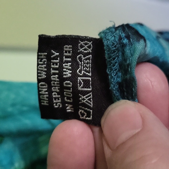 Papa Fashions Blue Green Sleeveless Button Close Summer Top - Picture 5 of 6